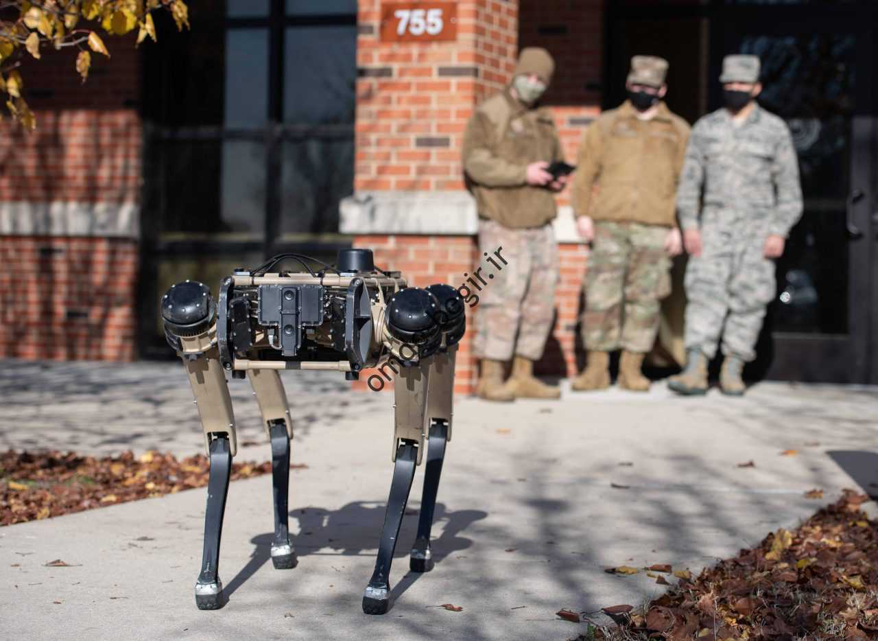 سگ رباتیک Vision 60 توسط Ghost Robotics مستقر در فیلادلفیا ساخته شده است، استارتاپی که بر روی ربات های پا تمرکز دارد.