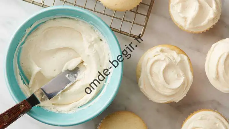 طرز تهیه کیک انار برای شب یلدا